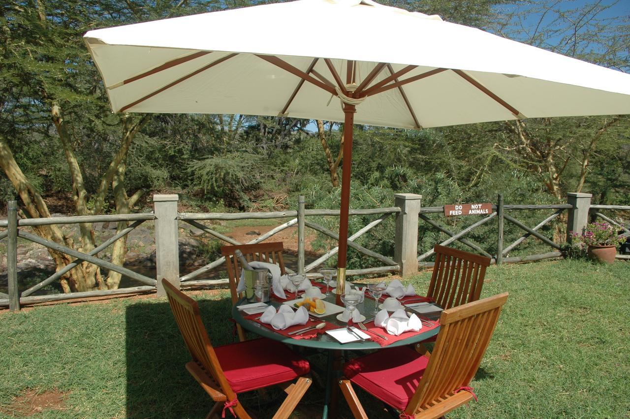 Maneaters Tsavo Exterior foto