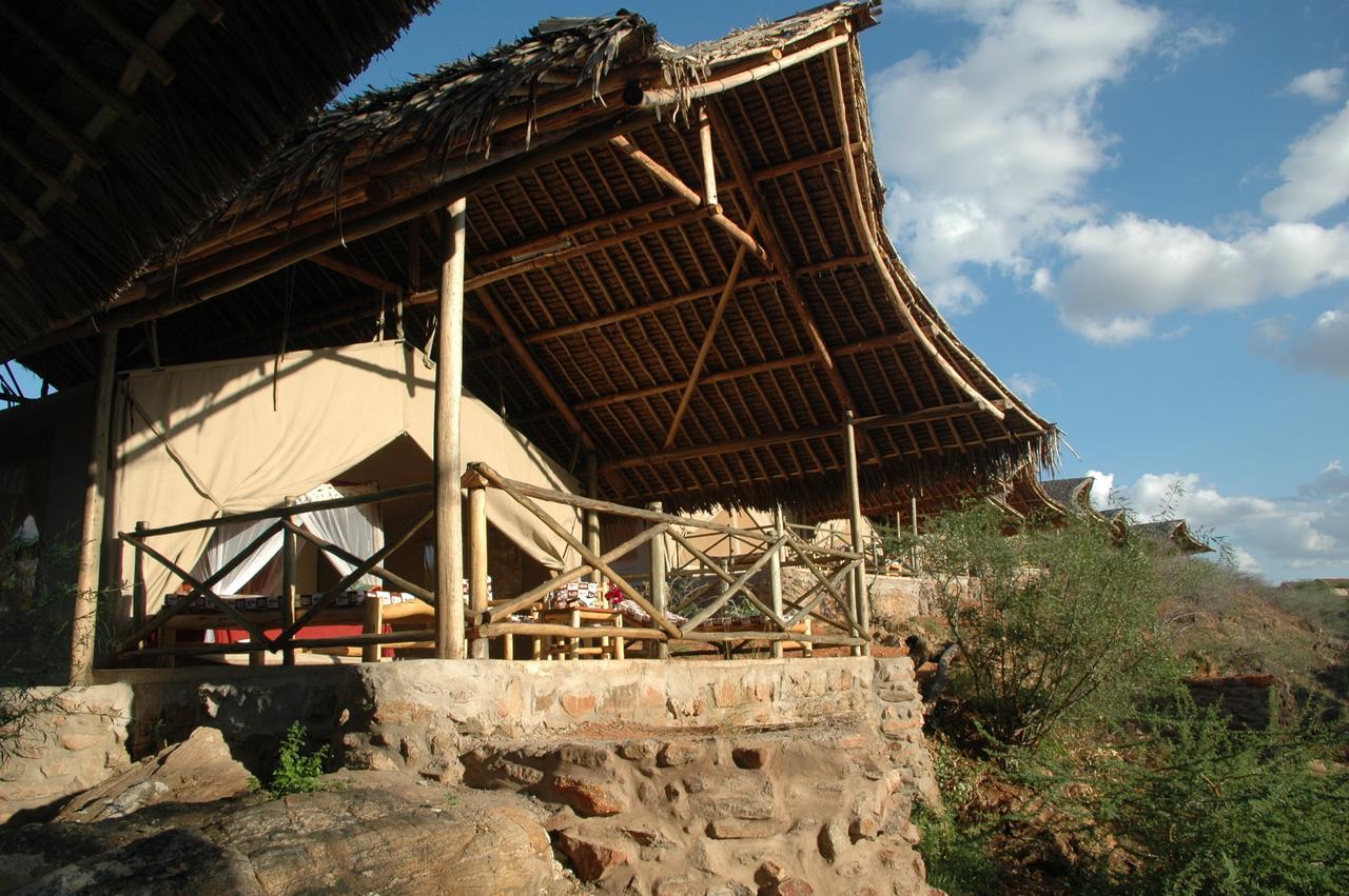 Maneaters Tsavo Exterior foto