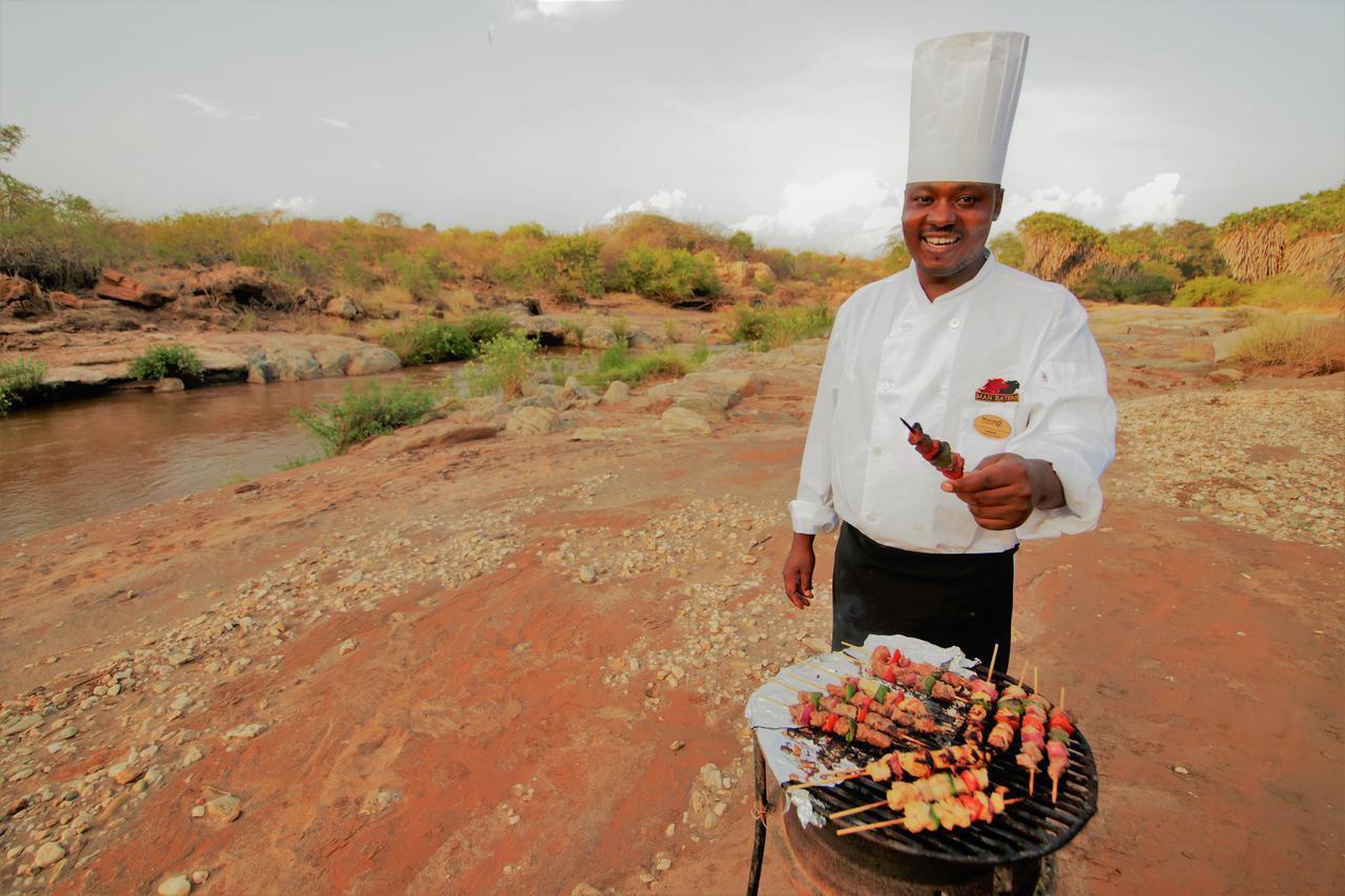 Maneaters Tsavo Exterior foto
