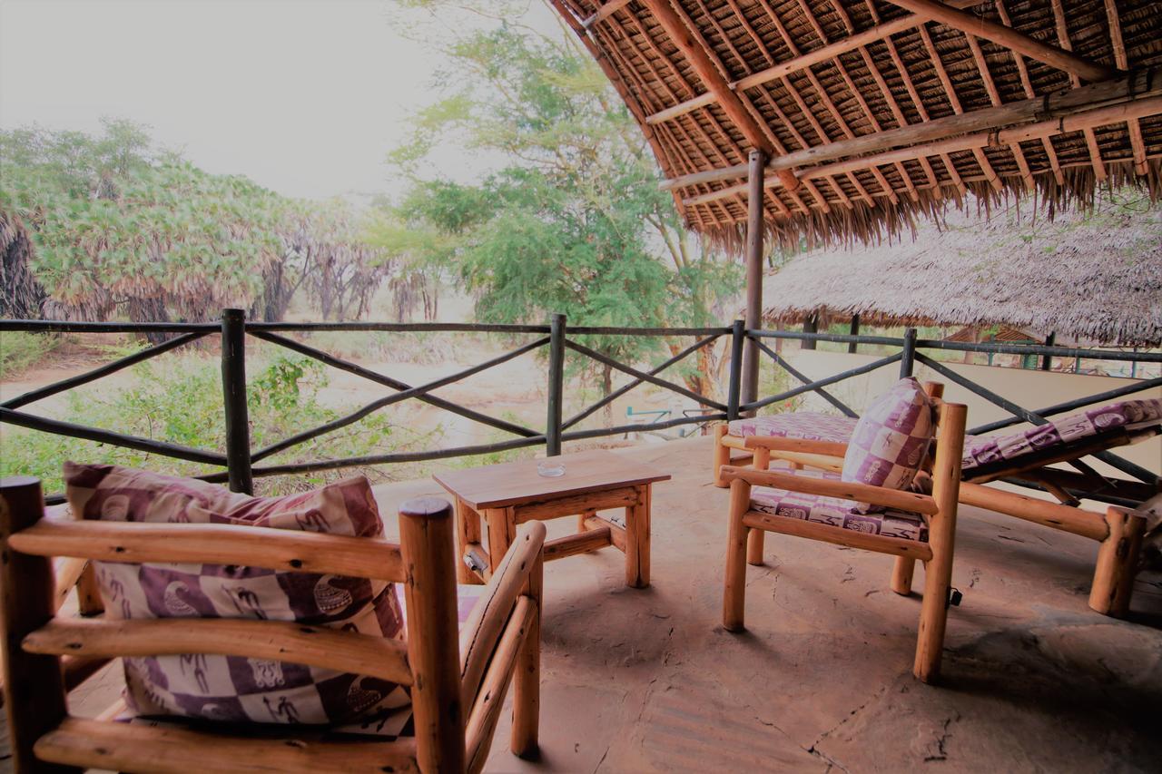 Maneaters Tsavo Exterior foto
