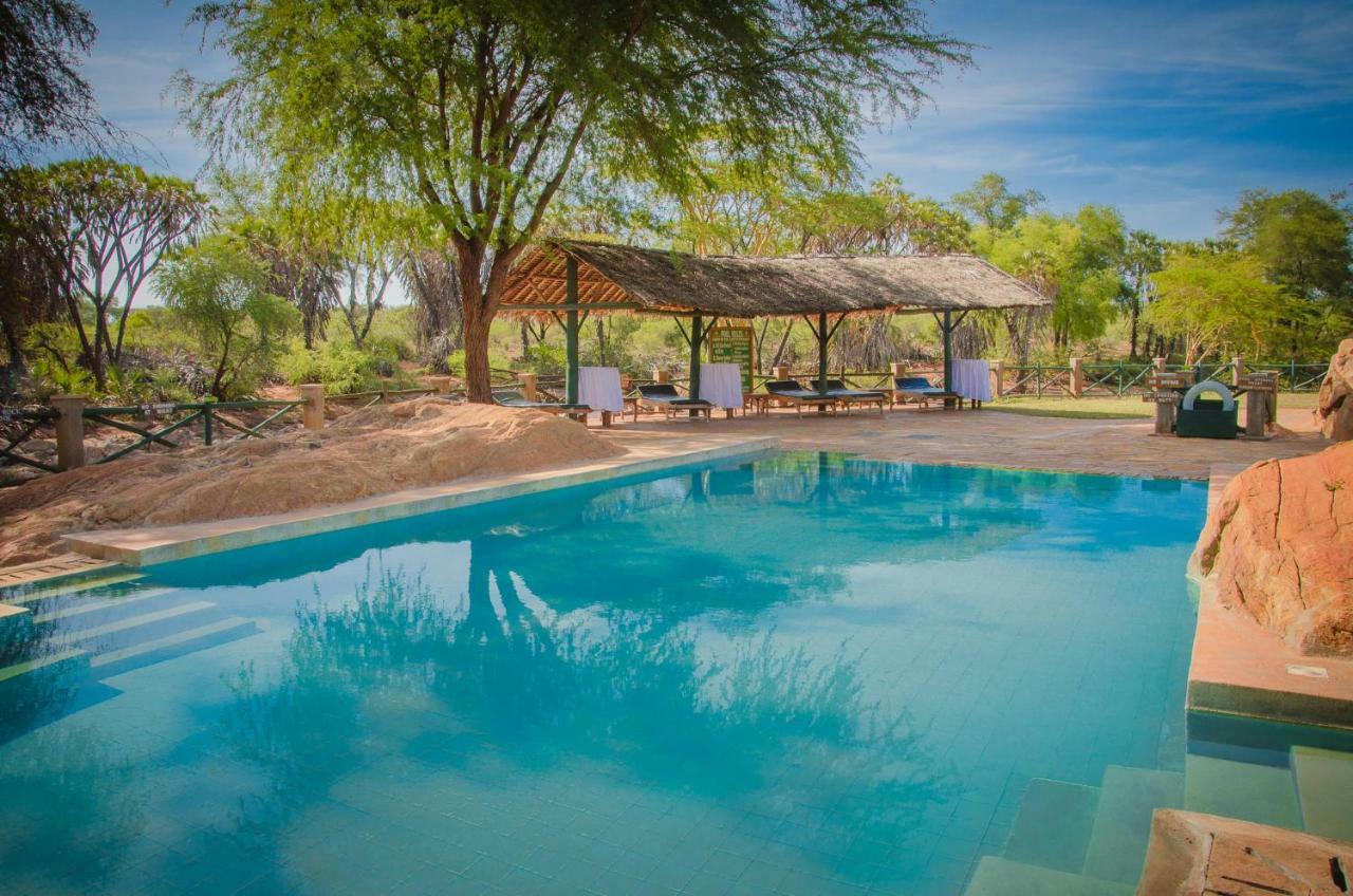Maneaters Tsavo Exterior foto